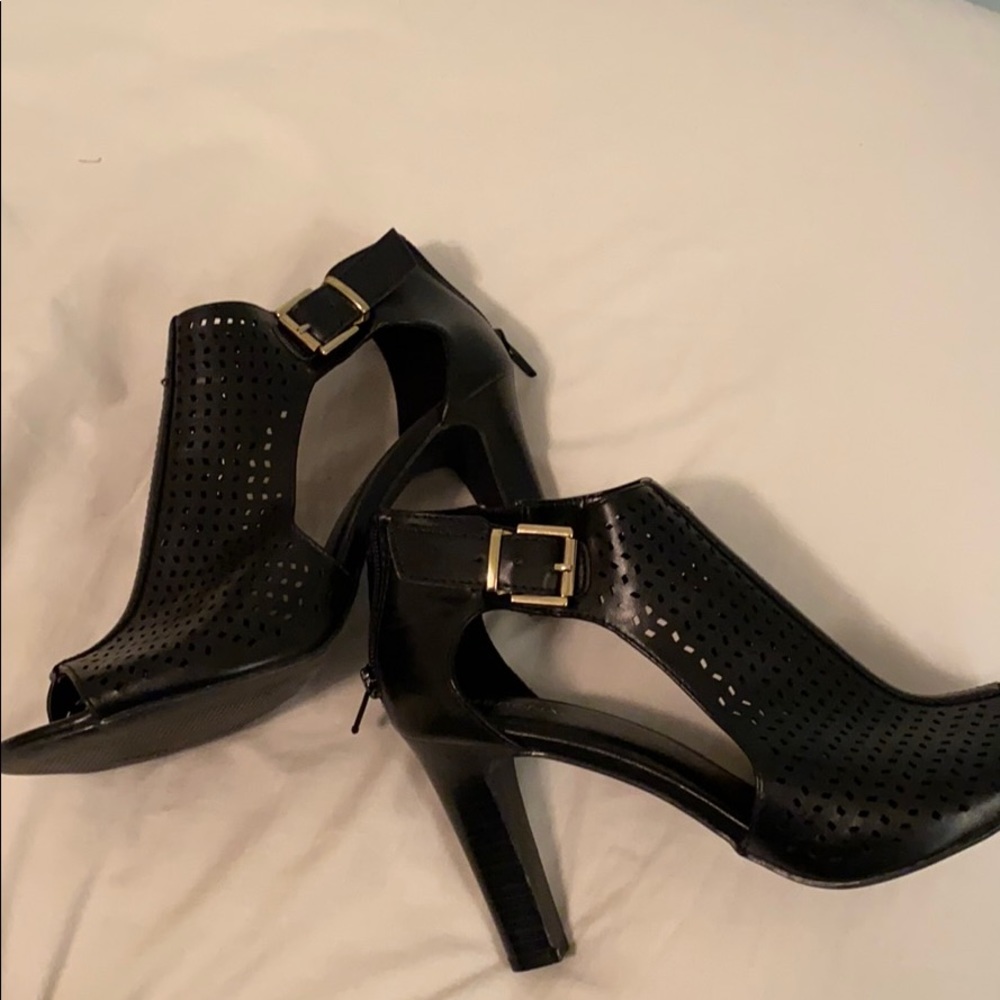 Black high heeled shoes